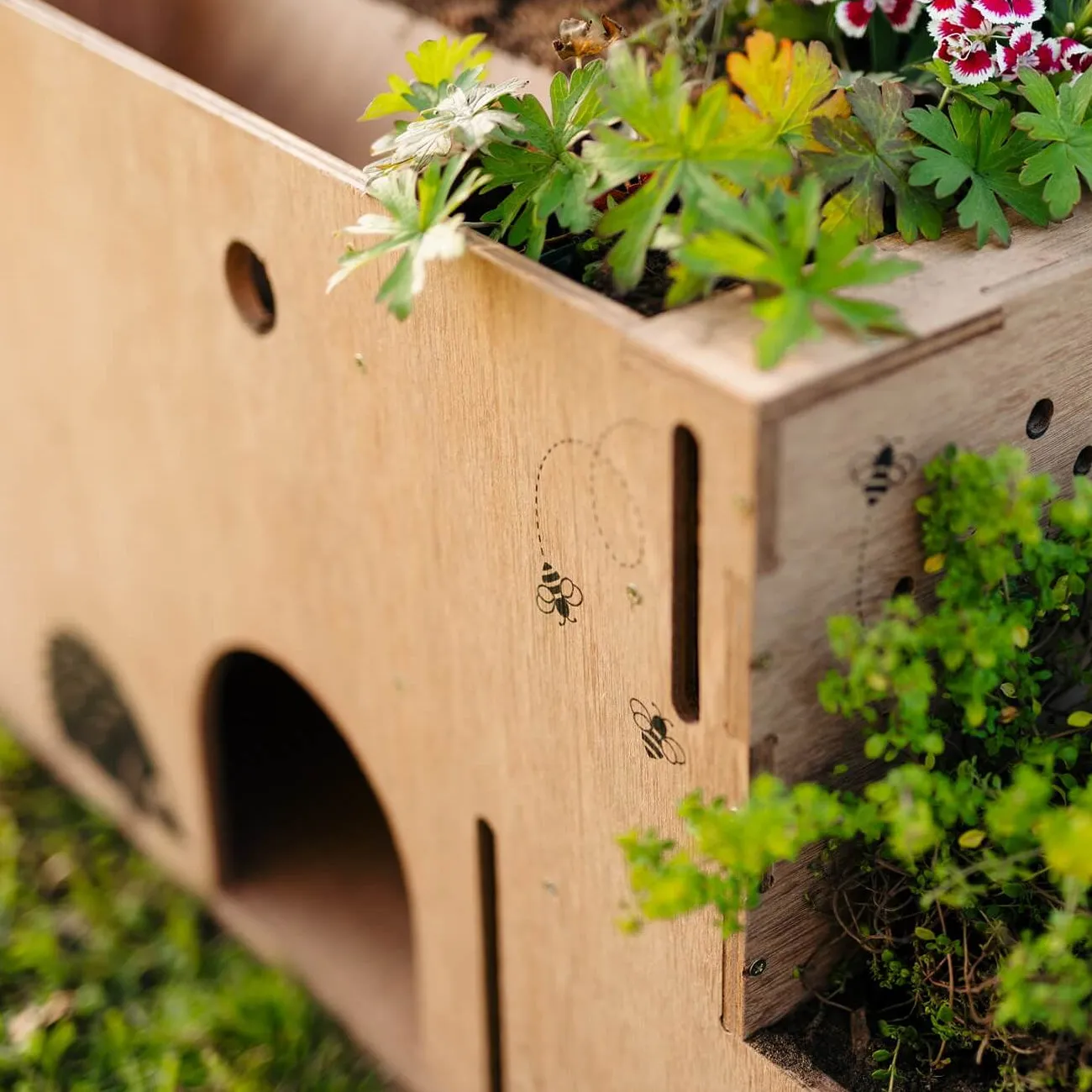 Bioscapes WildPod Mini Wildlife Planter