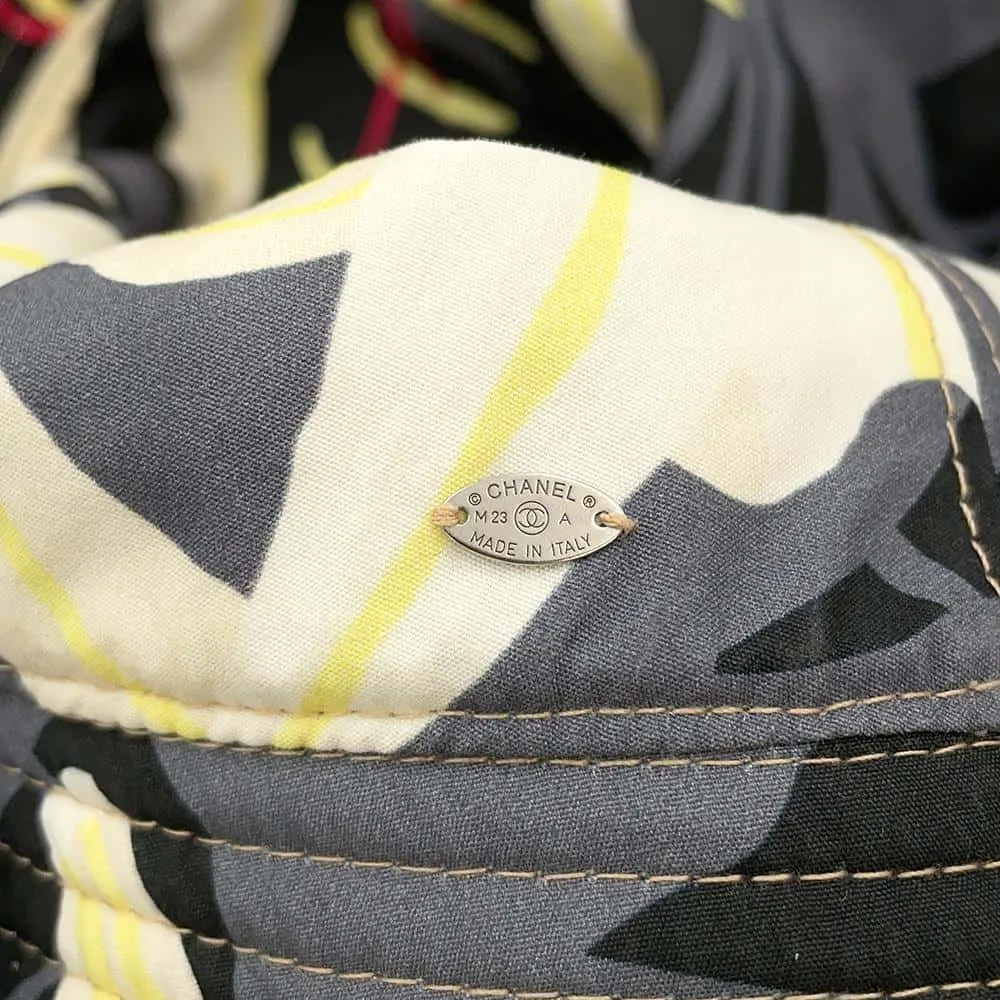 CHANEL CC Logo reversible bucket hat Multicolor/Beige AA9255 Cotton