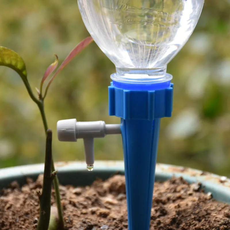 Drip irrigation system Plant Waterers DIY Automatic drip water spikes taper watering plants automatic houseplant watering 1pcs (random color)