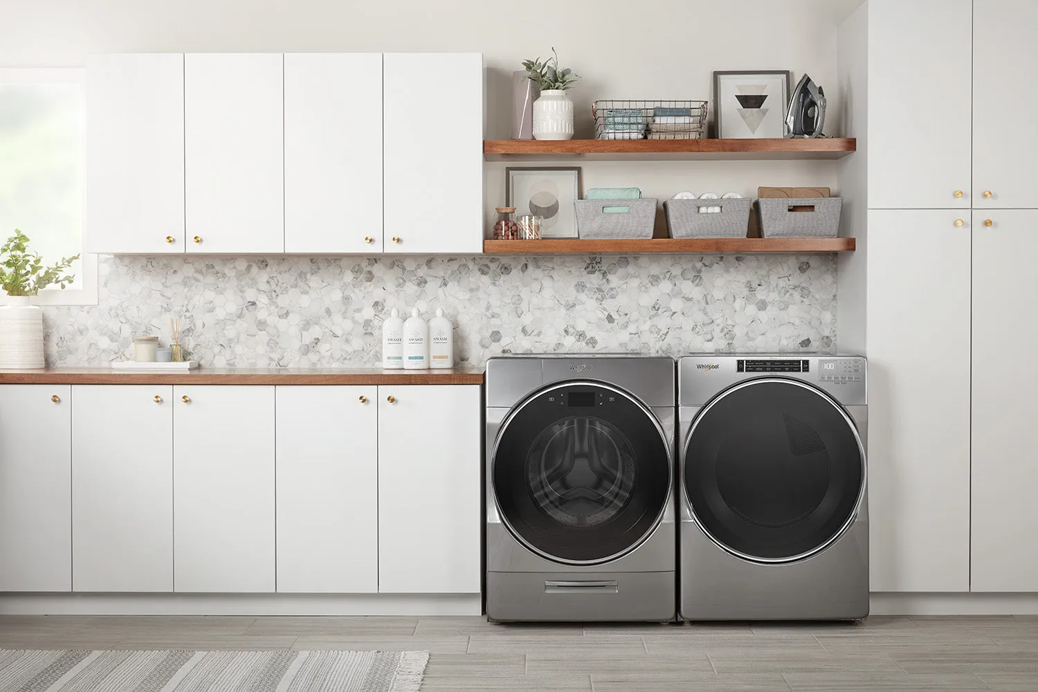 Whirlpool Chrome Shadow Front-Load Washer (5.8 cu. ft.) & Gas Dryer (7.4 cu. ft.) - WFW9620HC/WGD8620HC